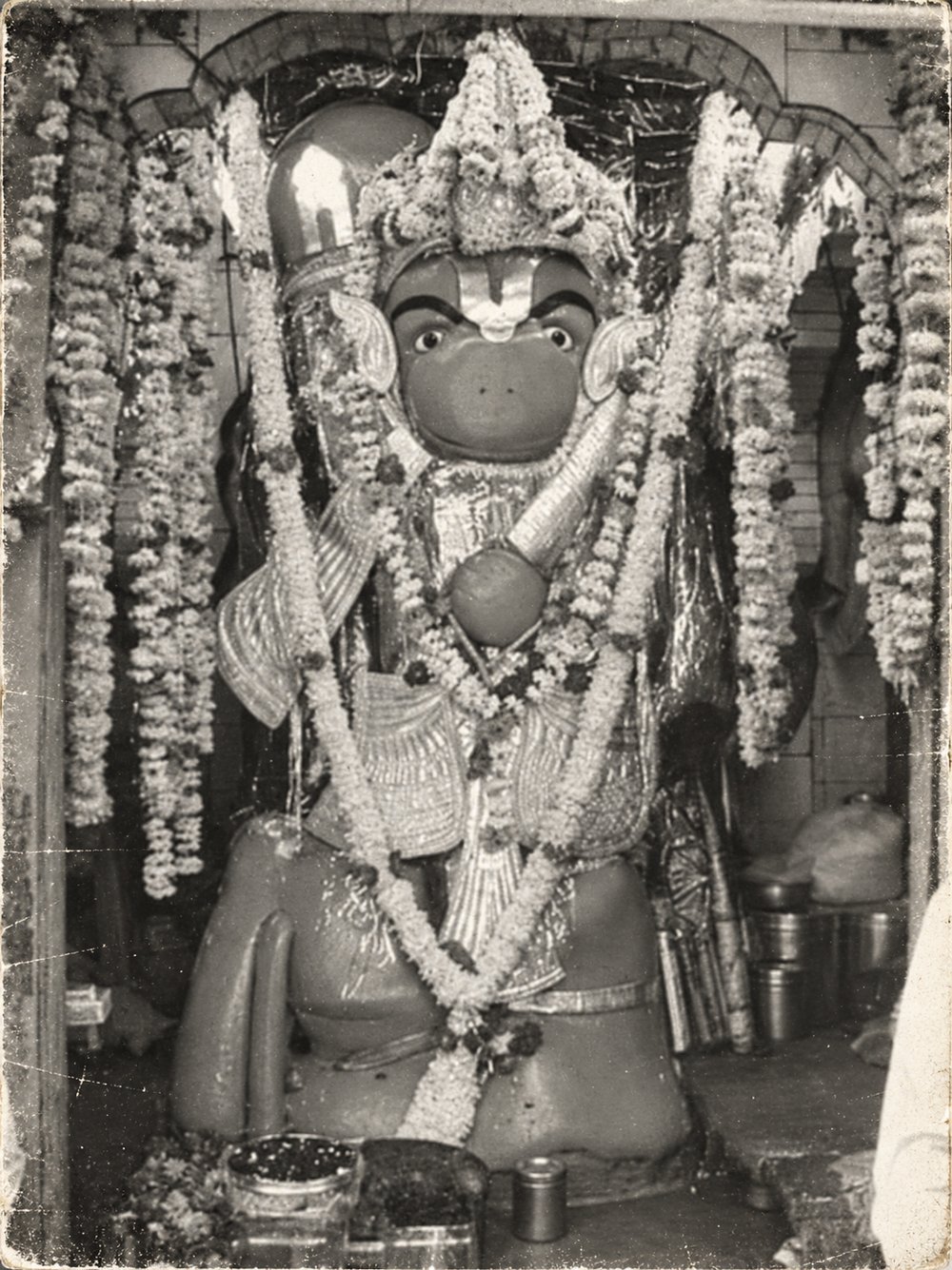 An earlier photograph of the murti of Khade Hanuman ji, Ujjain